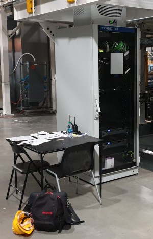 Serverschrank in einer Industrieanlage